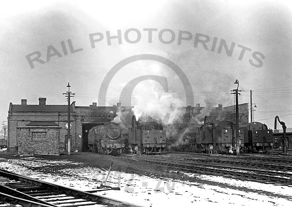 Woodford Halse shed 010365 RPC446