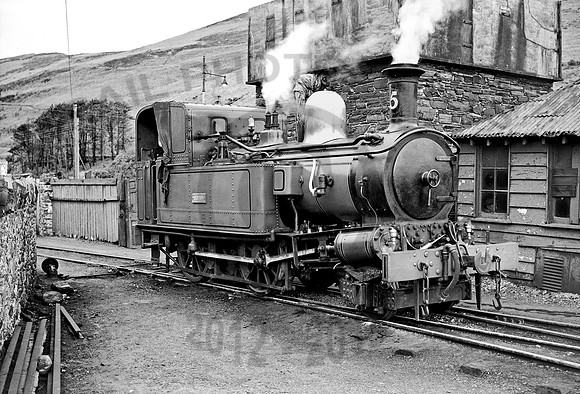 5 'Mona' at Mill Road Peel Gordon Edgar collection