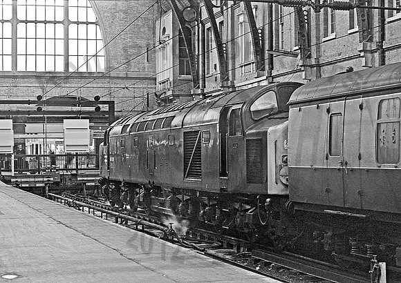 40013- KingsCross-170379-RP828-1