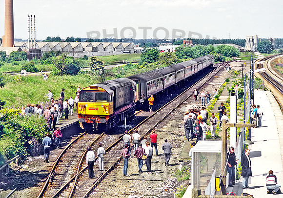 58042-Y-Aintree270687-JC