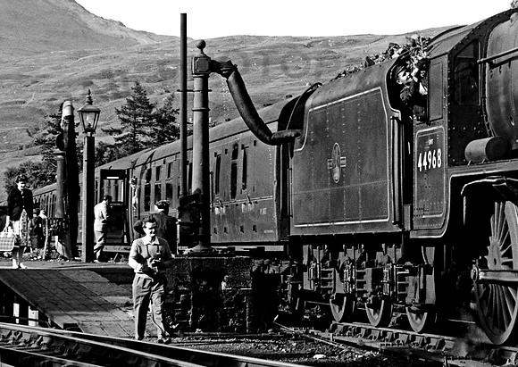 44968   waterstop Crianlarich 1958 DA048_edited-1