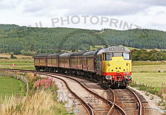 31327-Broomhill-Strathspey-180905-JC009