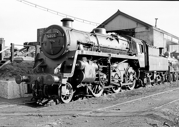 76025-Y-Eastleigh-211056-HB1316