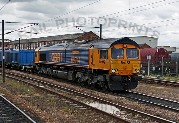66714-Y-Doncaster-100806-JC083