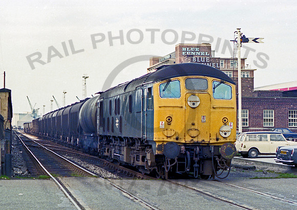24064 Birkenhead Docks 180475 RPC470-1