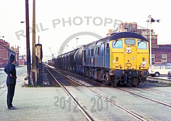 24064 Birkenhead Docks 180475 RPC469-1