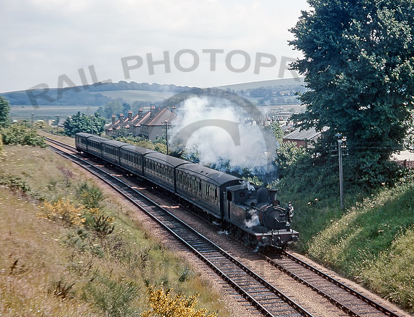 W33-Y-Sandown-0664-BR437