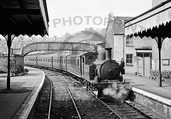 W16 Cowes 220864  HB64O382