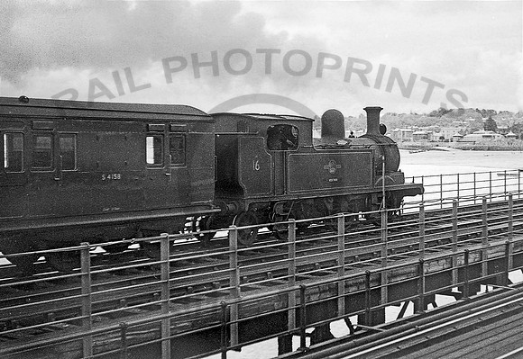 W16-Y-RydePierhead-160664-JC635