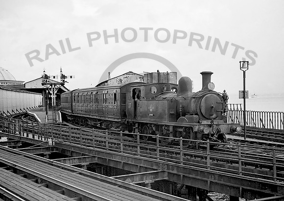 W27-Y-RydePierhead-160664-JC636