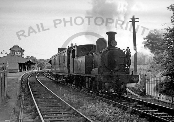 W22-Y-Sandown-160664-JC629