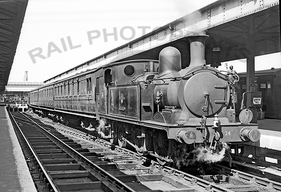 24 Ryde Pierhead    IT942