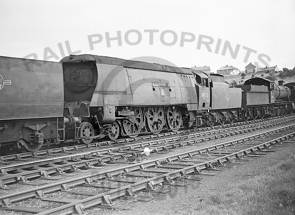 34092-Y-Barry-150565-JC757