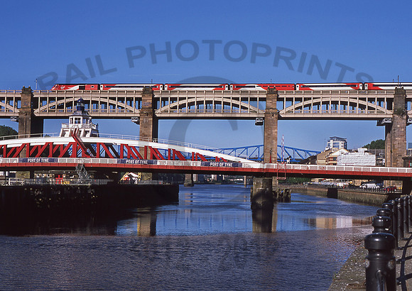 HST Newcastle 190617 DM045