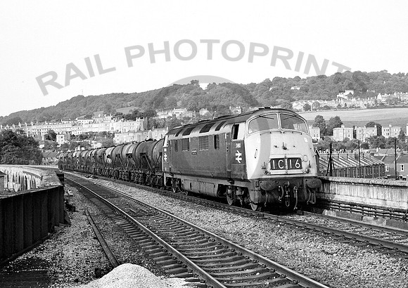 D860-Y-BathSpa-130769-HB704