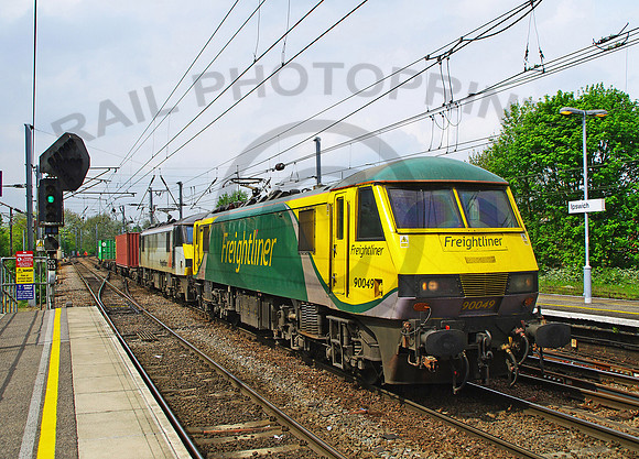 90049 + 900 Ipswich 280414 JD049