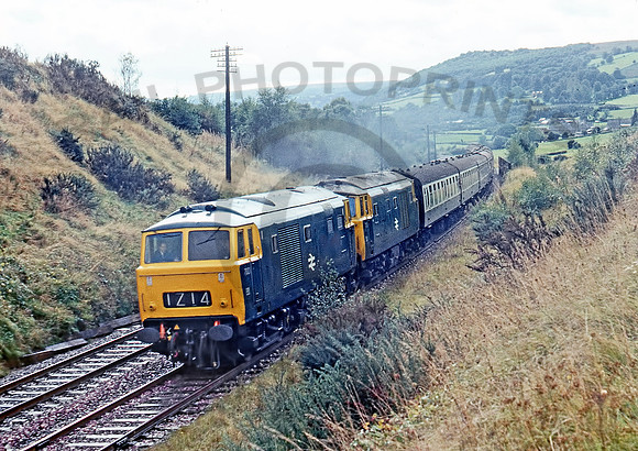 7001-7028-Y-Llanvihangel-220973-JCC739