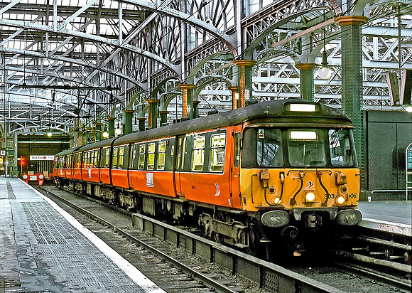 Class 303 303006-Glasgow-Central_010301 GE006
