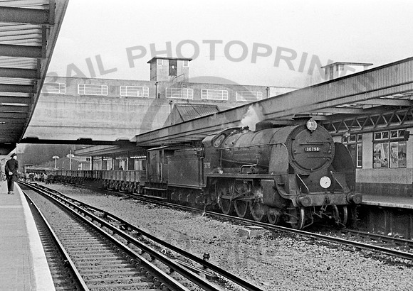 30798 Surbiton 110262   IT344