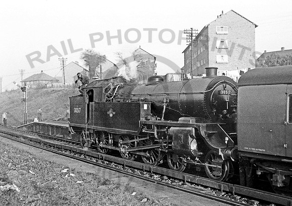30517 Chessington South 021262  IT336