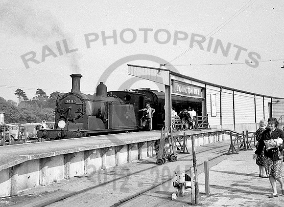 30111 Lymington Pier  1963  JDC998