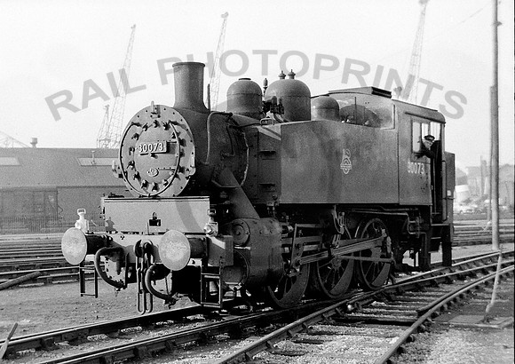 30073-Y-SouthamptonDocks-241156-RPC806