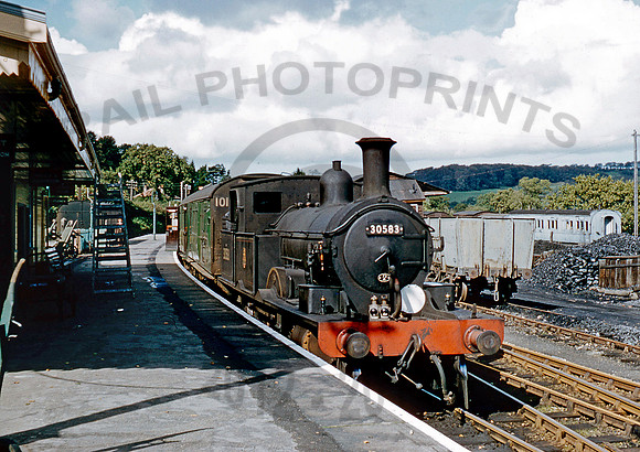 30583-Y-LymeRegis-1058-DCC487
