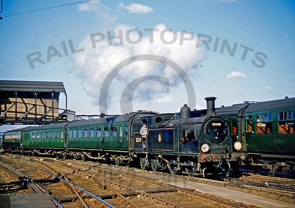30249 Clapham Junction 1058 DC873R