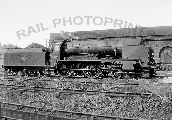 30902 Nine Elms 240662 MH660