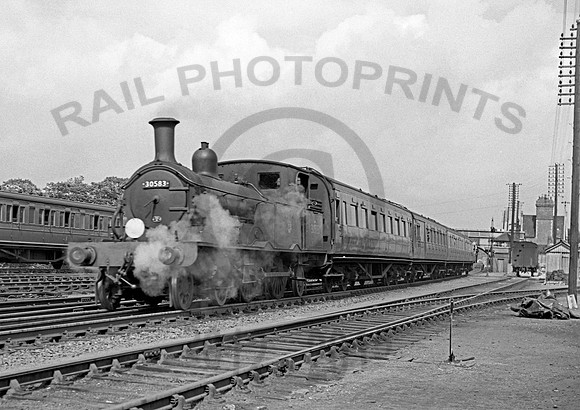 30583 Axminster  0657   DC309