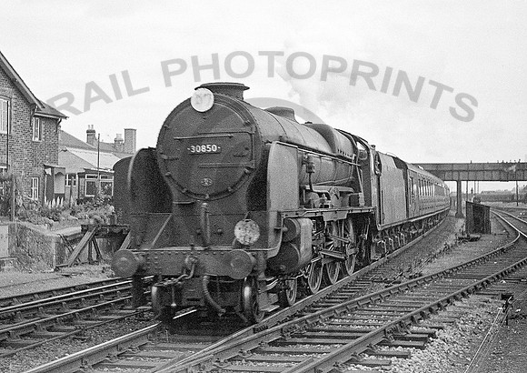 30850-Y-Eastleigh-0662-RPC993