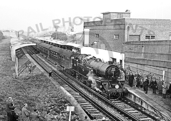 30517  Chessington South 021262 IT335