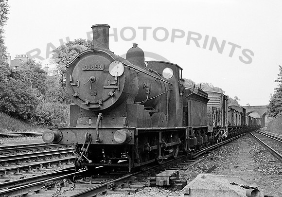30699 Surbiton 200561 IT910