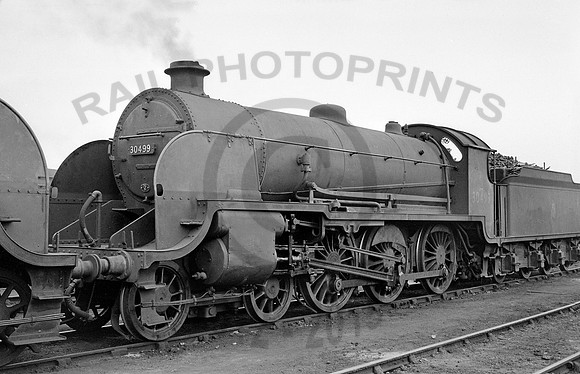 30499-Y-Eastleigh-080456-HB486