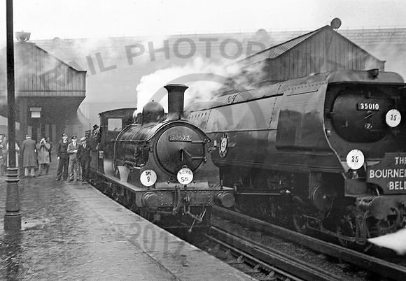 30577-Y-Waterloo-231152-HB022