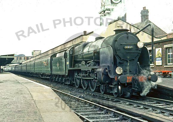 30857 Southampton Central 080762 HB826