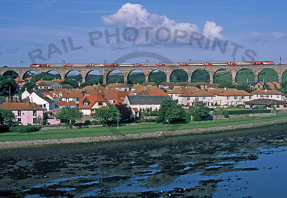 HST Royal Border Bridge 140818 DM041