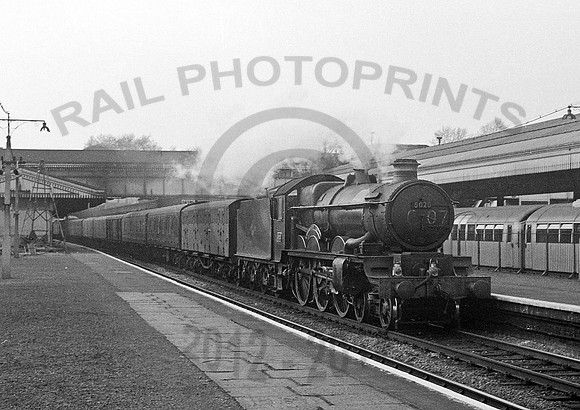 5020-Y-EalingBroadway-circa1960-RPC089