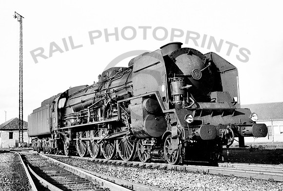 241P32 Chaumont 140966  HB66N638