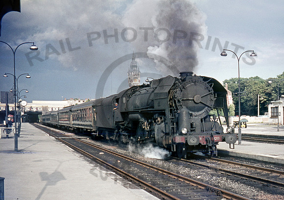 141R1219-Y-CalaisVille-Westbury-270963-RP561