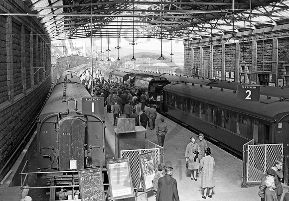 Penzance Station 030564 HB607