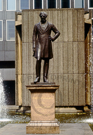 Euston Stephenson Statue  220789 RFC-J902