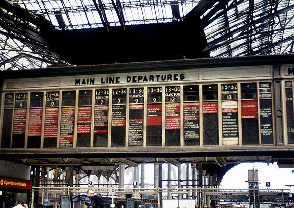 Liverpool Street Depaerture Board  200675 RFC-J907