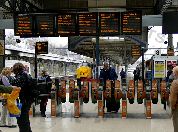 Norwich Ticket Barriers 120416 JC496-1