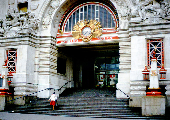 Waterloo Arch  130786 RFC-J924