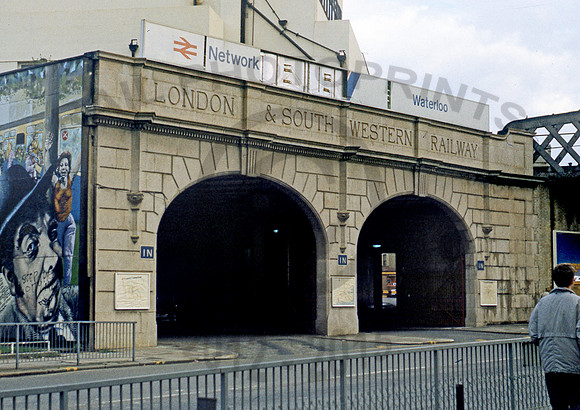Waterloo LSWR Entrance 121085  RFC-J923