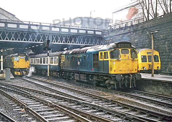 27102 Queen Street 0375 RC-J04