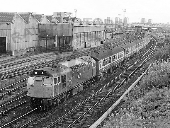 27110-Eastfeld-030877-RPC625