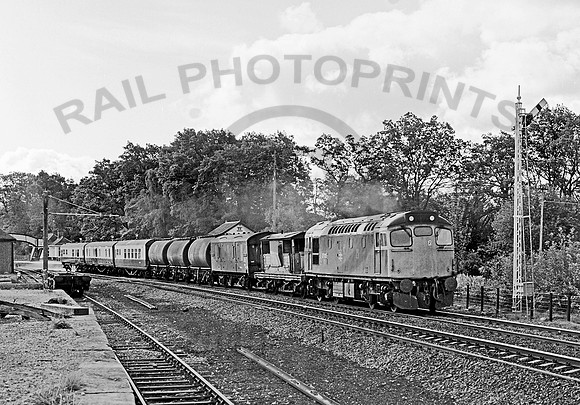 27005 Pitlochry 180685 JC364