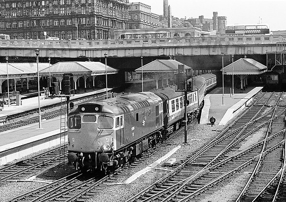 27206-Waverley-030678-RP269